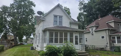 221 Center St, Waterloo, IA 50703