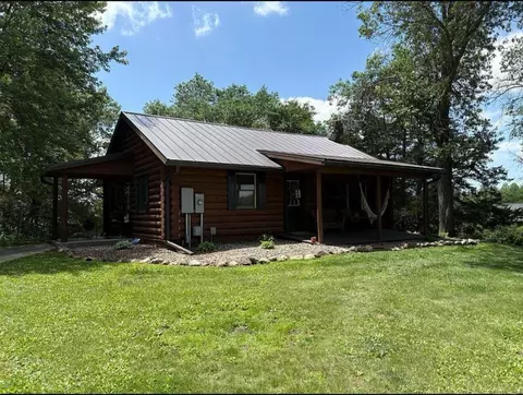 1691 Augusta Rd, Decorah, IA 52101