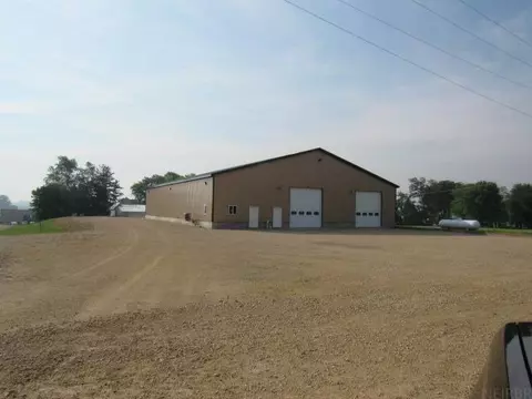3104 324th St, Hopkinton, IA 52237