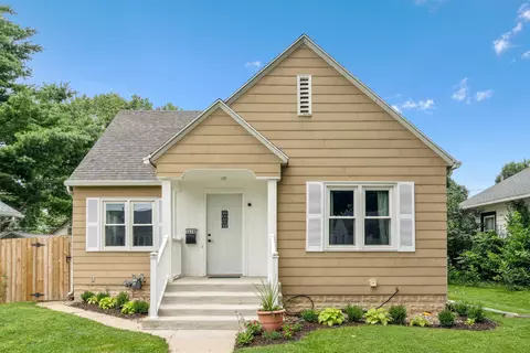 1619 Forest Ave, Waterloo, IA 50702