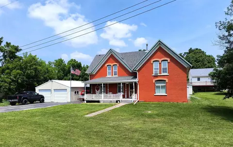 2525 River Rd, Decorah, IA 52101