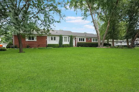 304 Colorado Rd, Cedar Falls, IA 50613