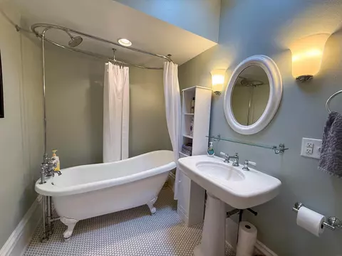 812 Maple Ave, Decorah, IA 52101 photo 39