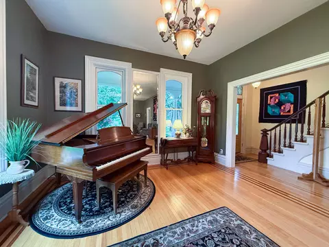 812 Maple Ave, Decorah, IA 52101 photo 9