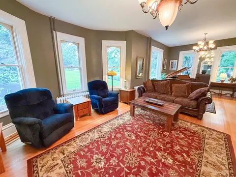 812 Maple Ave, Decorah, IA 52101 photo 14