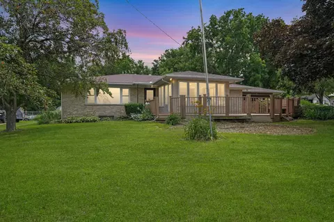 4714 E Washburn Rd, Washburn, IA 50702
