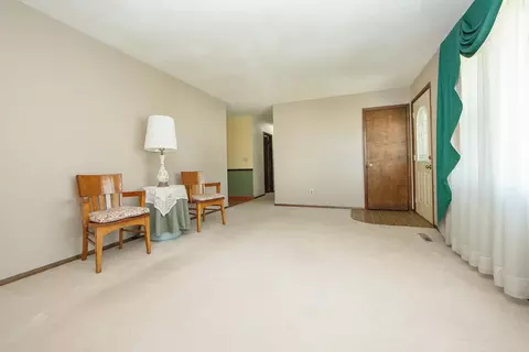 Living - 426 N Plainview, Shell Rock, IA 50670 photo 2 of 2