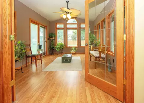 Entry Way - 426 N Plainview, Shell Rock, IA 50670 photo 2 of 2