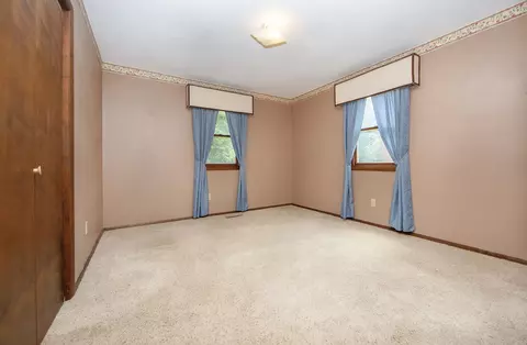 Bedroom - 426 N Plainview, Shell Rock, IA 50670 photo 2 of 3