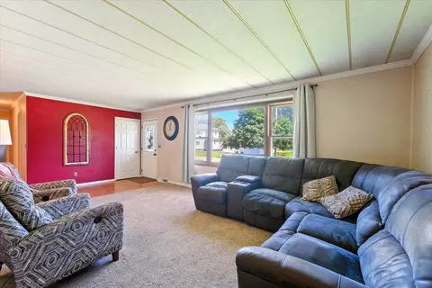 Living - 235 Adams St, Maynard, IA 50655 photo 1 of 2