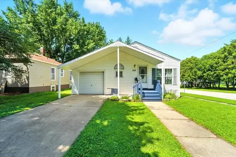 300 SE 6th Ave, Oelwein, IA 50662