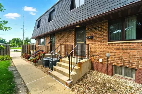 3620 SE Mt Vernon Rd #11, Cedar Rapids, IA 52403
