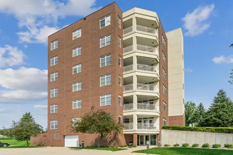 1326 Maxhelen Blvd #1B, Waterloo, IA 50701