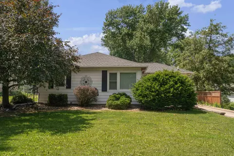 2601 Victory Dr, Cedar Falls, IA 50613