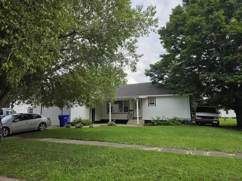 501 2nd St NW, Independence, IA 50644