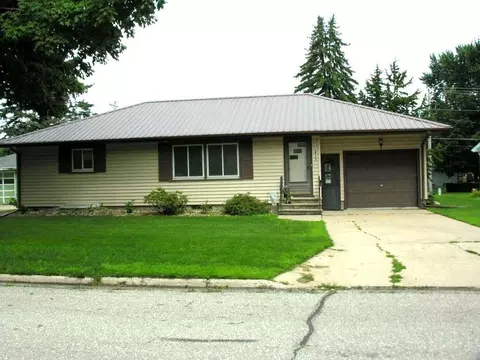 415 Pine St, Osage, IA 50461