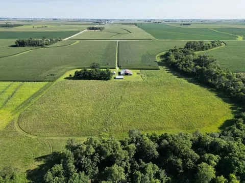 1487 190th St, Independence, IA 50644