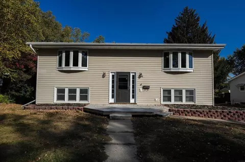 1916 NW 4th Ave, Waverly, IA 50677