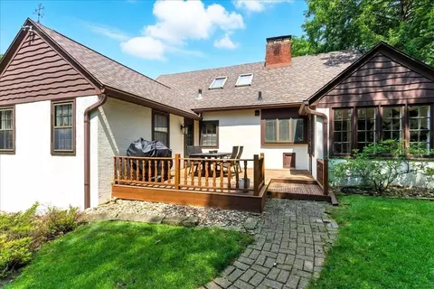 Exterior - 141 Pershing Rd, Waterloo, IA 50701 photo 8 of 12