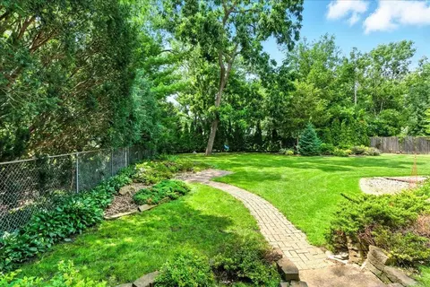 Exterior - 141 Pershing Rd, Waterloo, IA 50701 photo 12 of 12