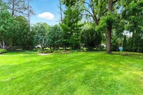 Exterior - 141 Pershing Rd, Waterloo, IA 50701 photo 11 of 12