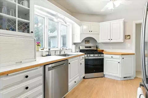 Kitchen - 141 Pershing Rd, Waterloo, IA 50701 photo 1 of 2