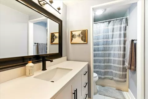 Bath - 141 Pershing Rd, Waterloo, IA 50701 photo 3 of 3