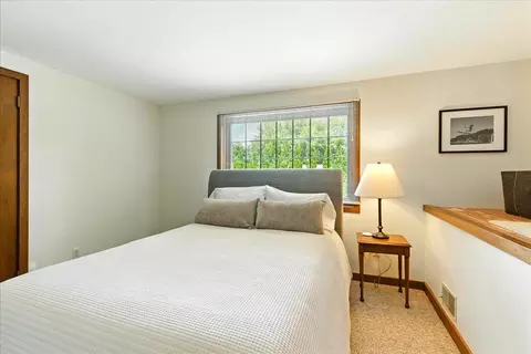 Bedroom - 141 Pershing Rd, Waterloo, IA 50701 photo 2 of 4