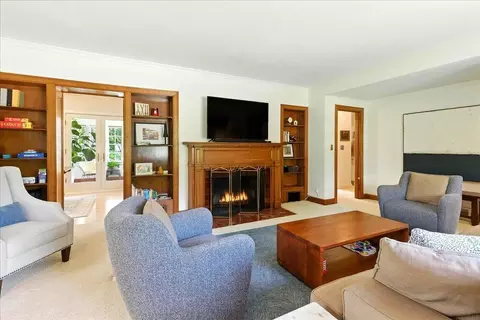 Living - 141 Pershing Rd, Waterloo, IA 50701 photo 3 of 3