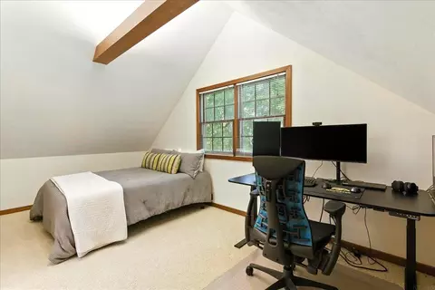 Bedroom - 141 Pershing Rd, Waterloo, IA 50701 photo 3 of 4