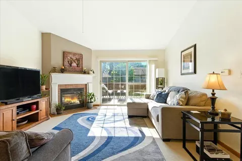 Living - 3632 Pheasant Ln, Waterloo, IA 50701 photo 1 of 3