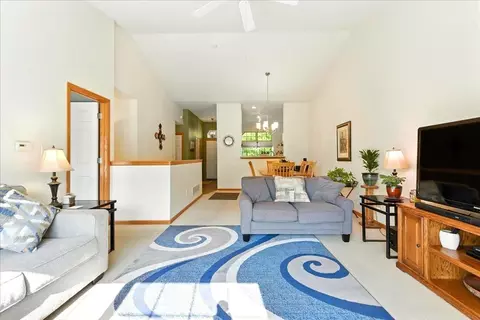 Living - 3632 Pheasant Ln, Waterloo, IA 50701 photo 2 of 3