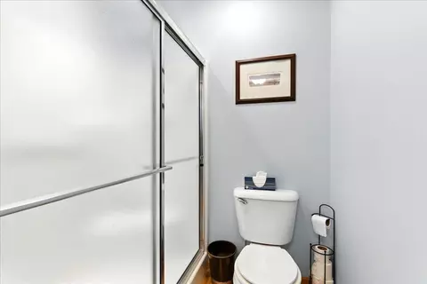 Bath - 3632 Pheasant Ln, Waterloo, IA 50701 photo 3 of 4