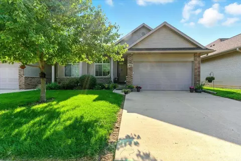 3632 Pheasant Ln, Waterloo, IA 50701