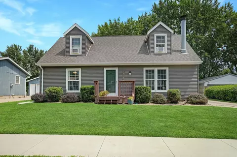 1225 Fleur Dr, Waterloo, IA 50701