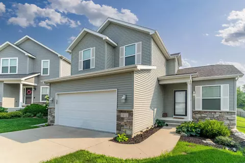 1412 Hummingbird Cir, Waterloo, IA 50702