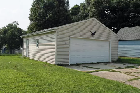 170 Eagle St, Denver, IA 50622 photo 3
