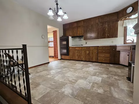 1145 E Ridgeway Ave, Waterloo, IA 50702 photo 9