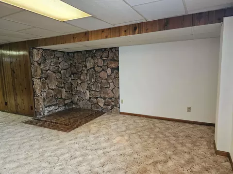 1145 E Ridgeway Ave, Waterloo, IA 50702 photo 28