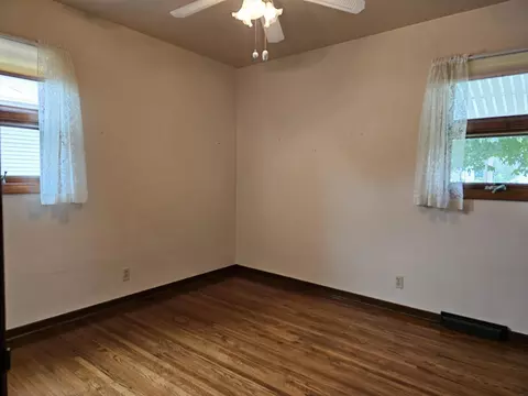 1145 E Ridgeway Ave, Waterloo, IA 50702 photo 14