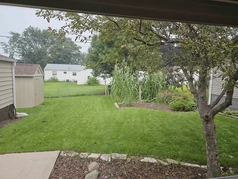 1145 E Ridgeway Ave, Waterloo, IA 50702 photo 33