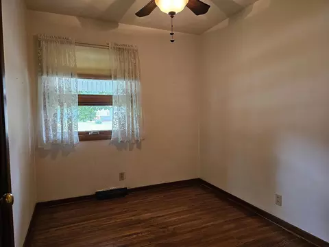 1145 E Ridgeway Ave, Waterloo, IA 50702 photo 13