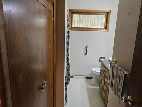 1145 E Ridgeway Ave, Waterloo, IA 50702 photo 19
