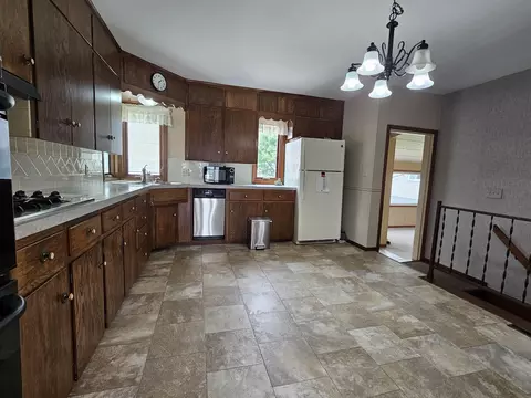 1145 E Ridgeway Ave, Waterloo, IA 50702 photo 8