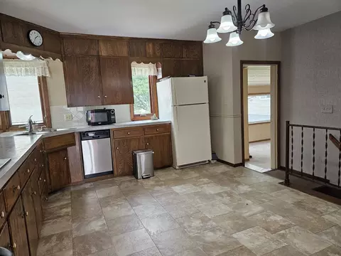 1145 E Ridgeway Ave, Waterloo, IA 50702 photo 11