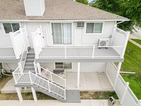 217 NW 21st St #10, Waverly, IA 50677