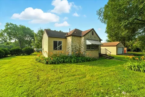 420 Milton St, Waterloo, IA 50703