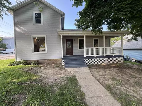 211 Elm St, West Union, IA 52175
