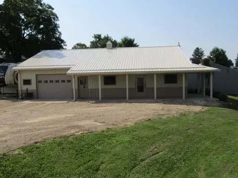 201 W Van Buren, Garnavillo, IA 52049