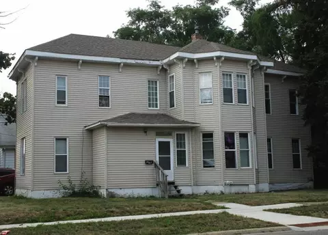 303 Logan Ave, Waterloo, IA 50703